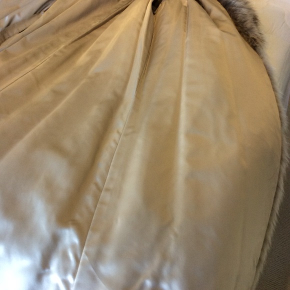 Coyote Fur - Full Length Coat - Picture 12 of 16